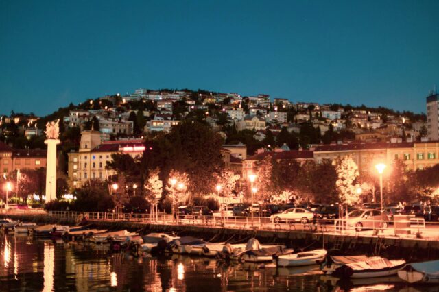 Rijekta in Kroation bei Abendstimmung