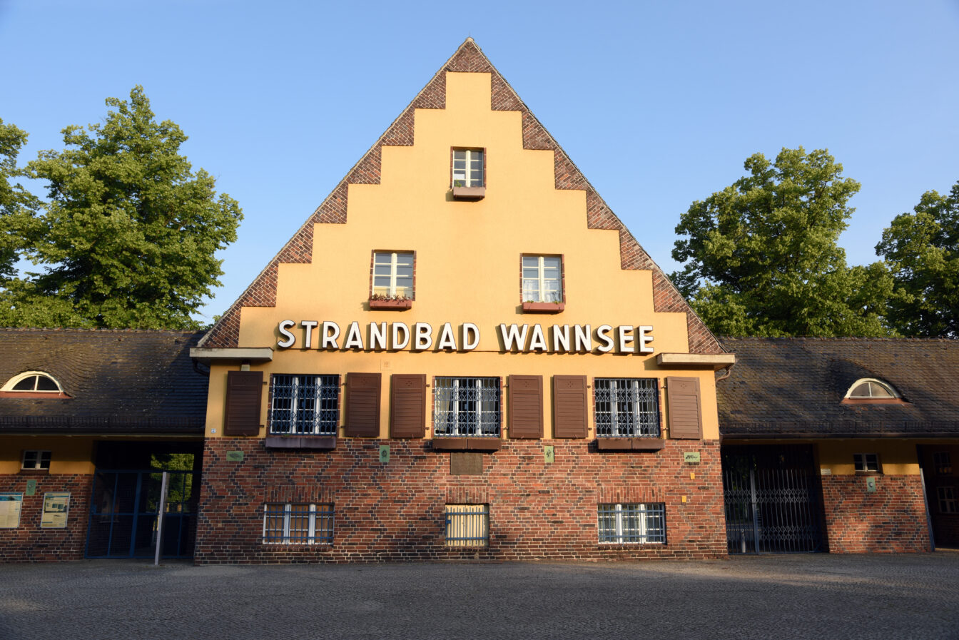 (c) Elke A. Jung-Wolff