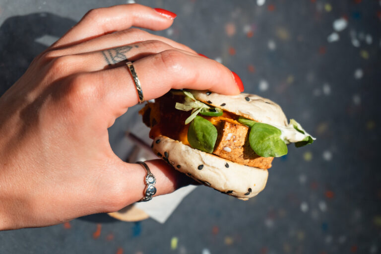 ein Burger im Restaurant Shiso Burger im 1. Bezirk in Wien