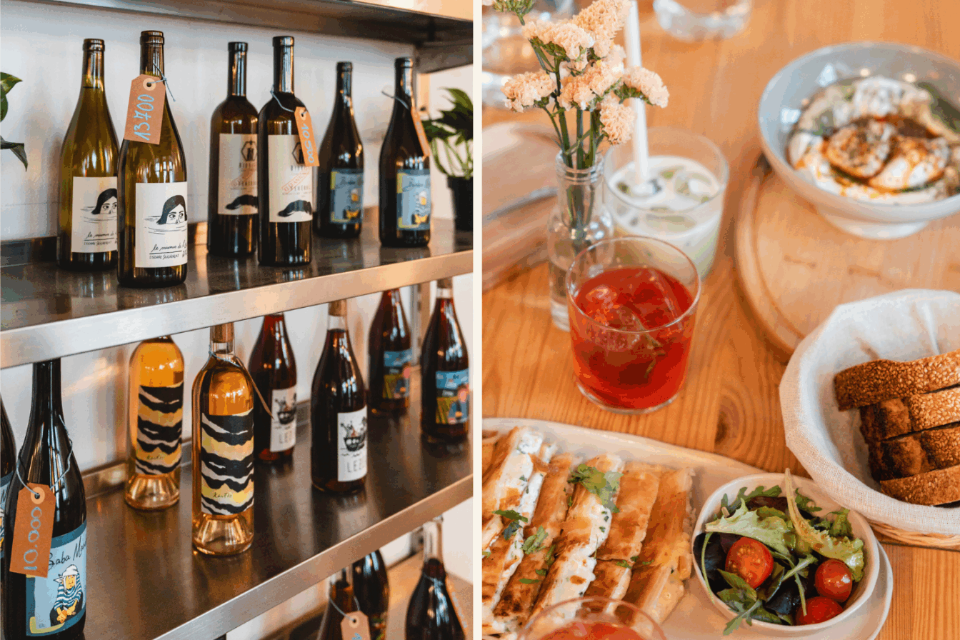 Ein Weinregal aus Chrome mit verschiedenen Naturweinfalschen und ein gedeckter Brunch-Tisch.