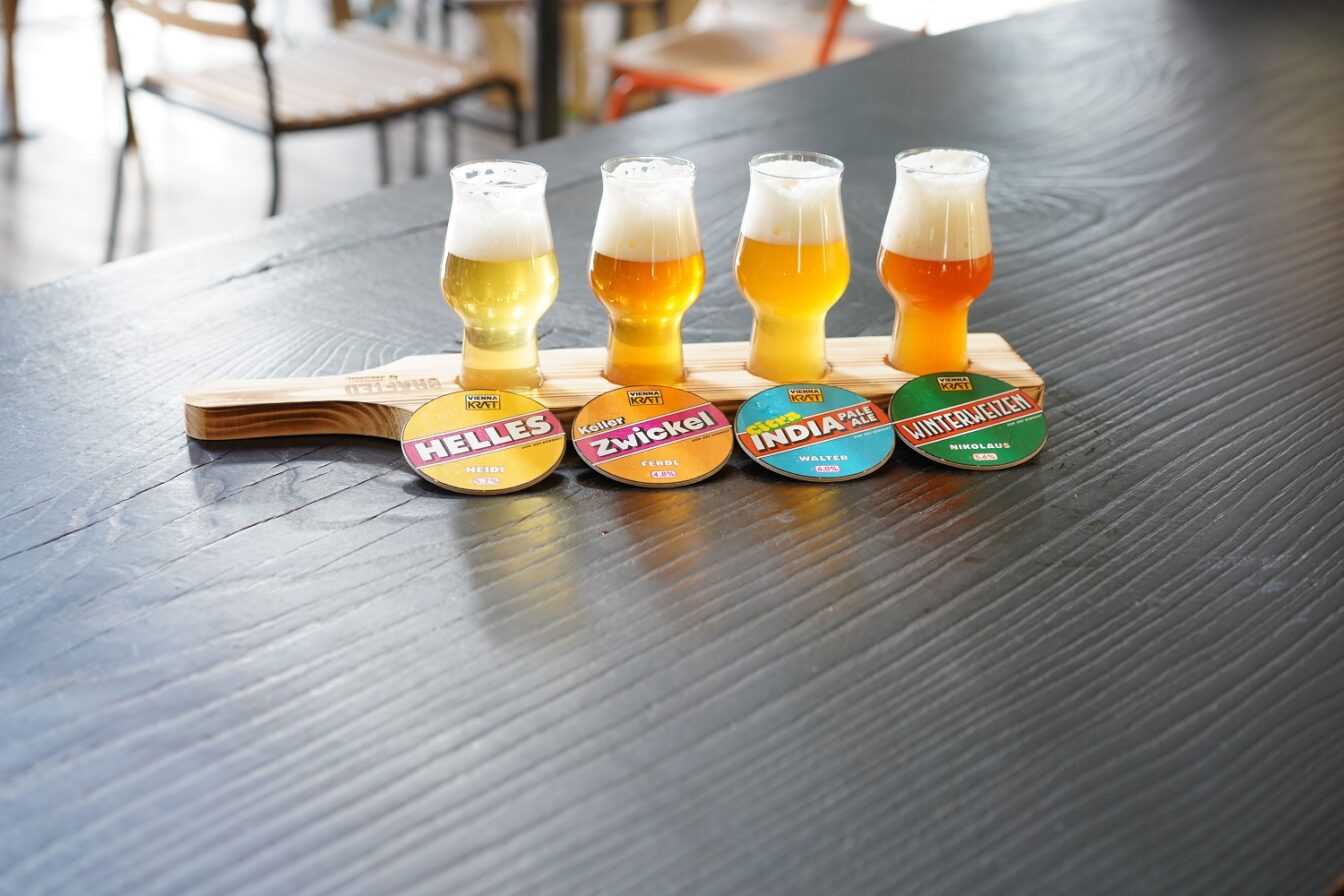 unterschiedliche Biere in Verkostungsgläsern