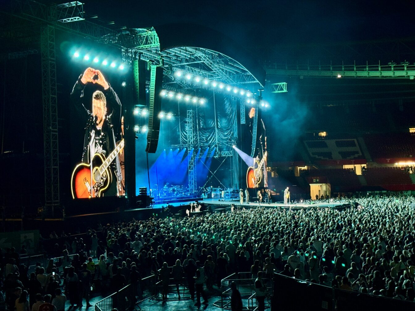 Justin Timberlake live auf der Bühne im Wiener Ernst-Happel-Stadion