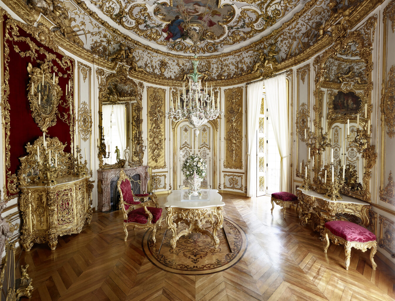 das Speisezimmer im historischen Königsschloss Linderhof