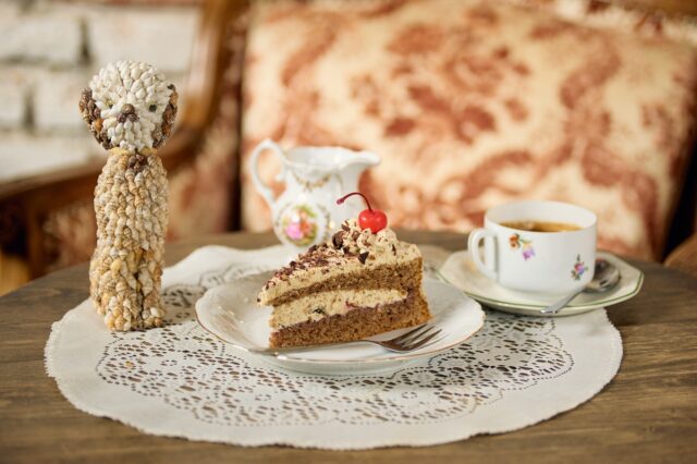 Die Vollpension im 4. Bezirk bietet hervorragende Kuchen in Wien an