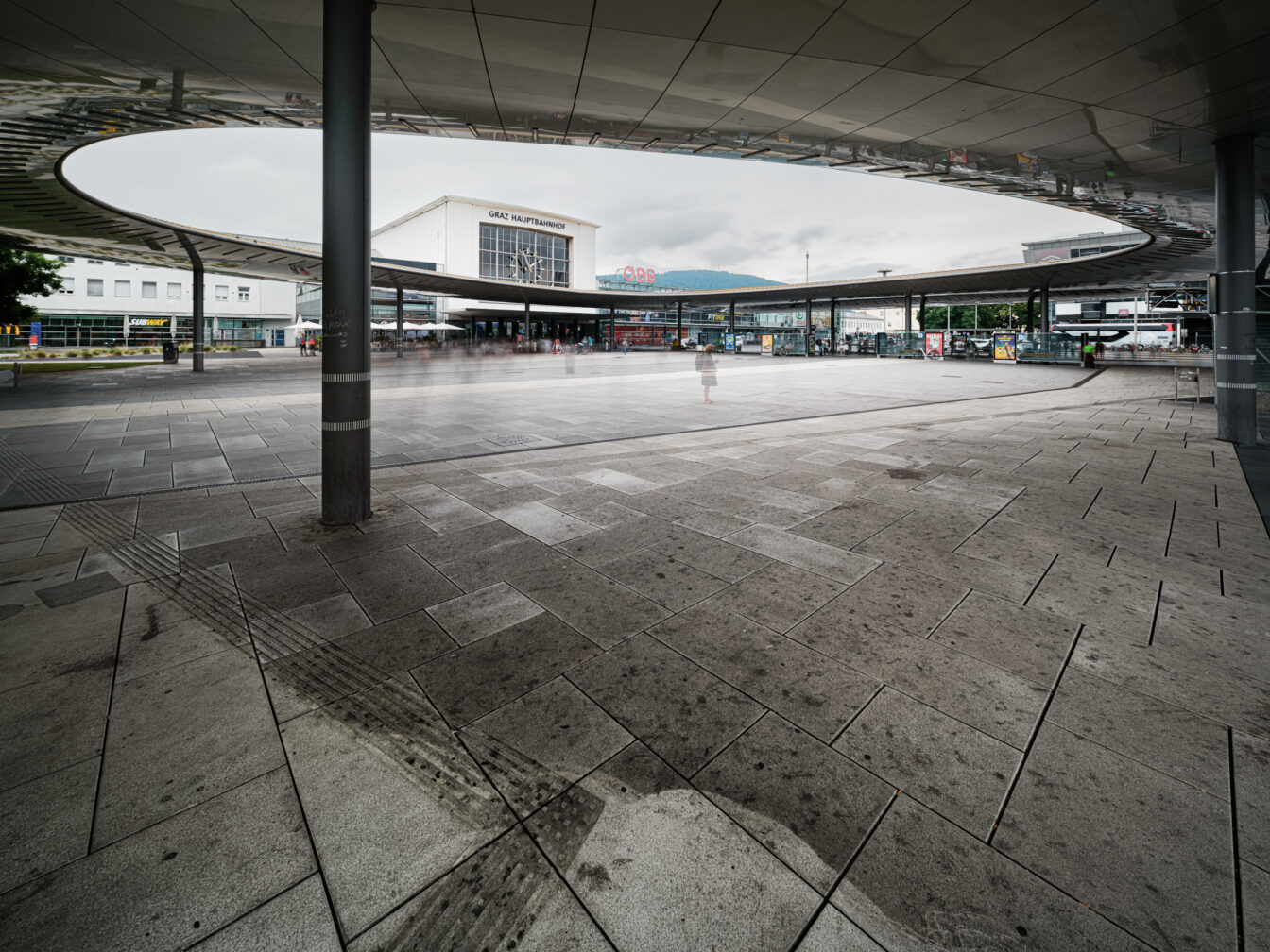 Ansicht auf den Hauptbahnhof in Graz - Europaplatz.