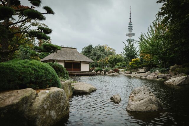 Japanischer Garten & Teehaus im Park Planten un Blomen in Hamburg.