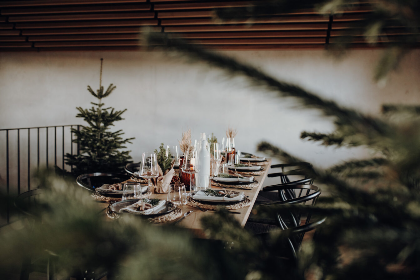 Weihnachtlich gedeckter Tisch bei Franz von Grün in Niederösterreich