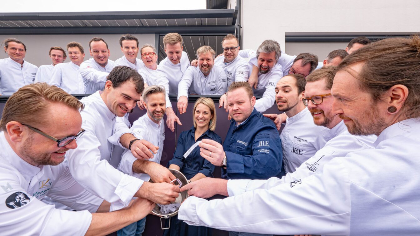 zahlreiche Köch*innen, die beim Chefs Roulette in Österreich mitmachen