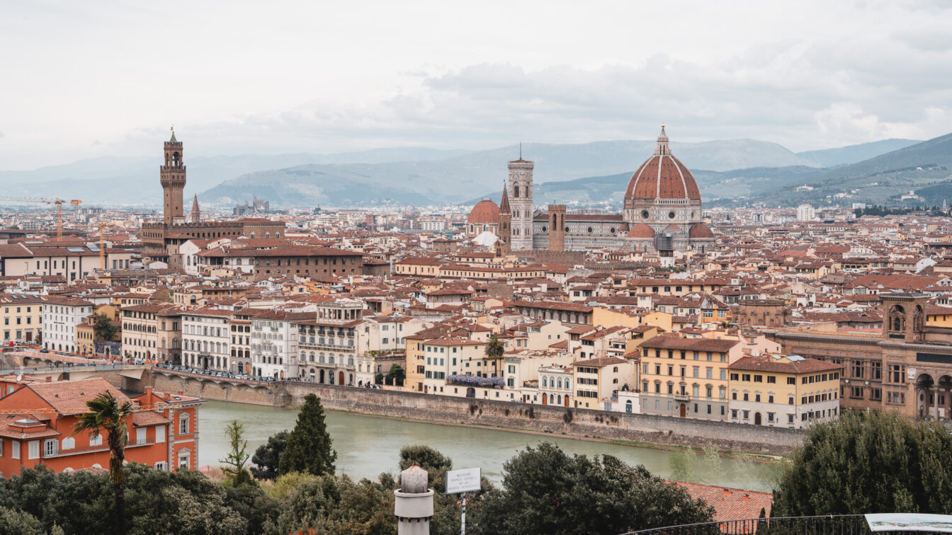 Ausblick auf Florenz in Italien, eine Stadt, die über eine der besten Zugverbindungen verfügt.