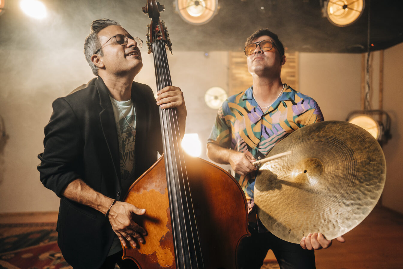 Jazz & The City 2025: Adam Ben Ezra & Michael Olivera beim musizieren, die beiden treten auf