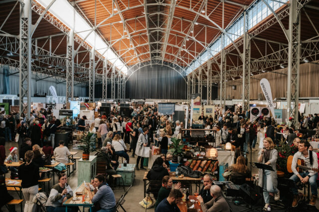 Edelstoff Weihnachtsmarkt XMAS Markt Marx Halle
