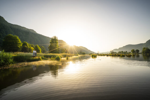 Blick auf den Ossiacher See bei Sonnenuntergang