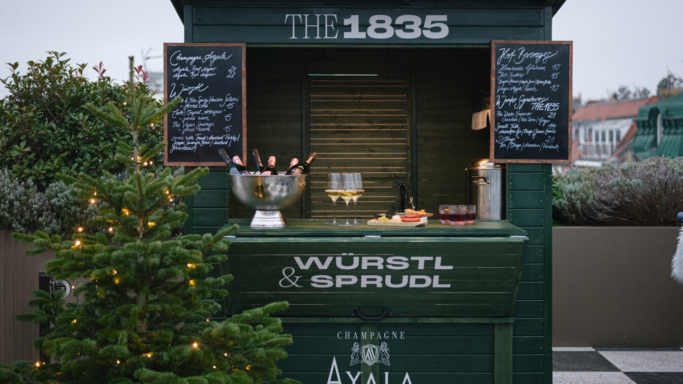das Advent-Pop-Up Würstl & Sprudel im Rosewood Vienna in Wien