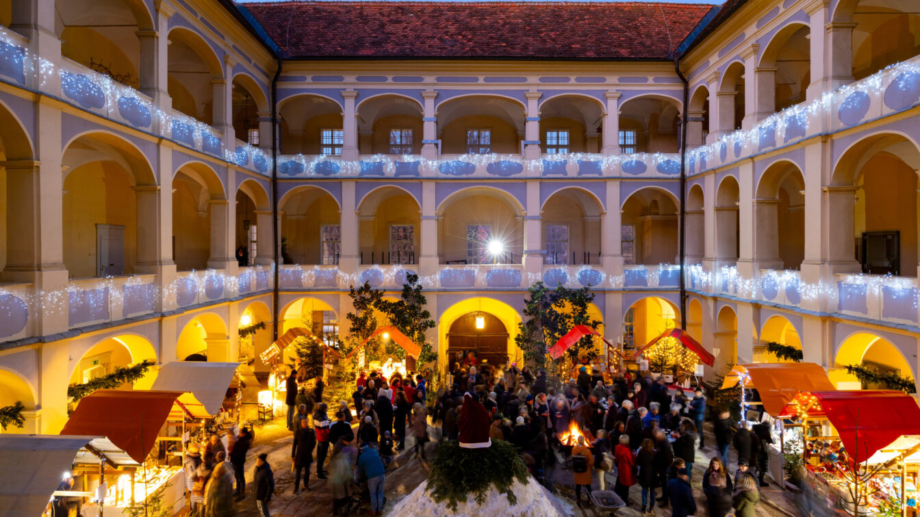 der Adventmarkt am Lipizzanergestüt Piber in der Steiermark