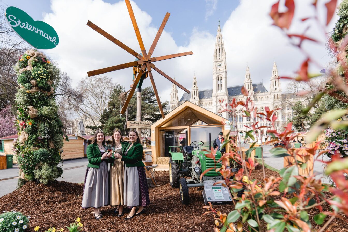 Nicht nur steirische WahlwienerInnen freuen sich auf diesen Frühling. Plus: Das Wetter spielt wirklich jedes Jahr mit. Wer da die Hände im Spiel hat, wissen wir noch nicht... (c) STG Michaela Lorber