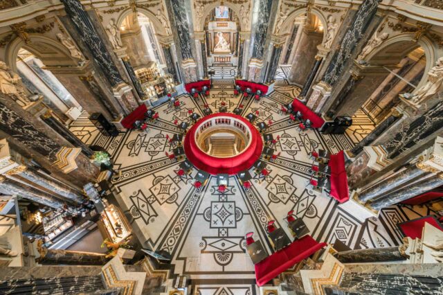 Blick in die Kuppelhalle im Kunsthistorischen Museum in Wien