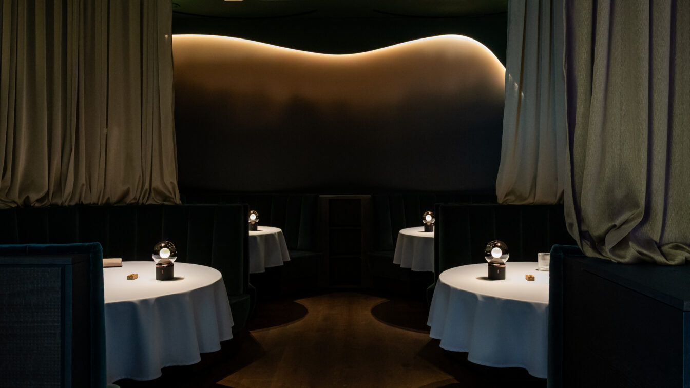 Romantisches 4-Gänge Menü mit dem Langzeitlebenspartner kann jeder. 23 Gänge mit der besten Freundin? Gibt's nur im Zimmerl! (c) Claus Kadrnoschka