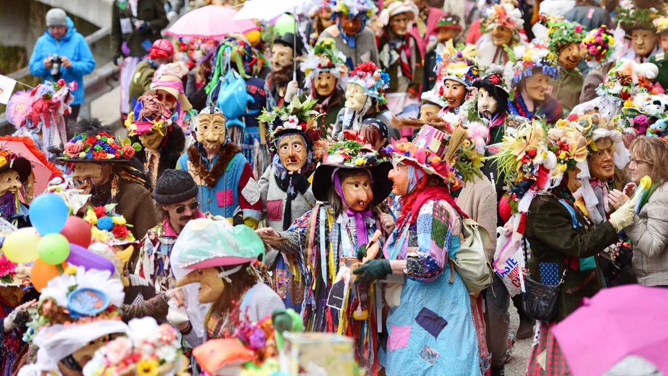 Fasching im Salzkammergut: Fetzenzug in Ebensee