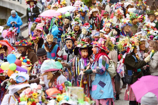 Fasching im Salzkammergut: Fetzenzug in Ebensee