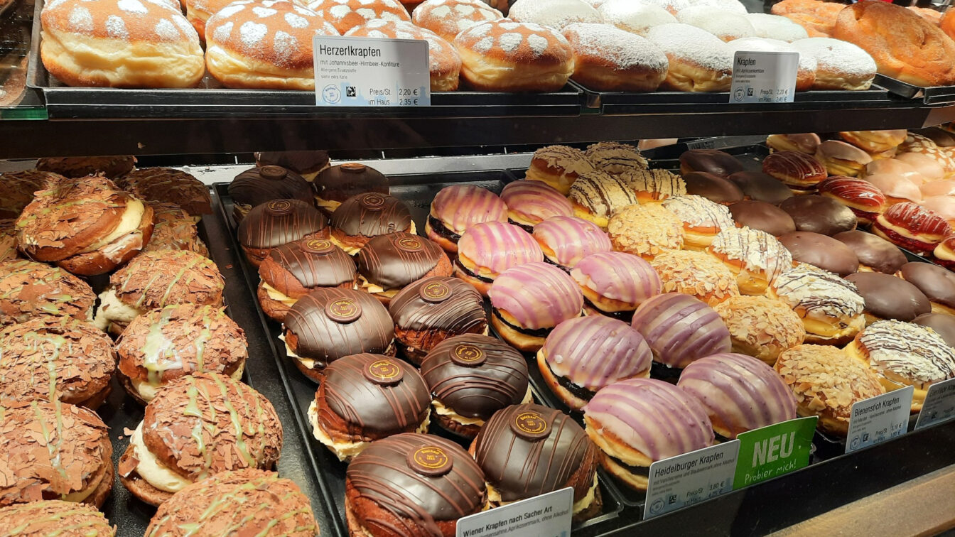 Wir sind auf der Suche nach den besten Krapfen in München 2026 – von klassisch bis hin zu Matcha