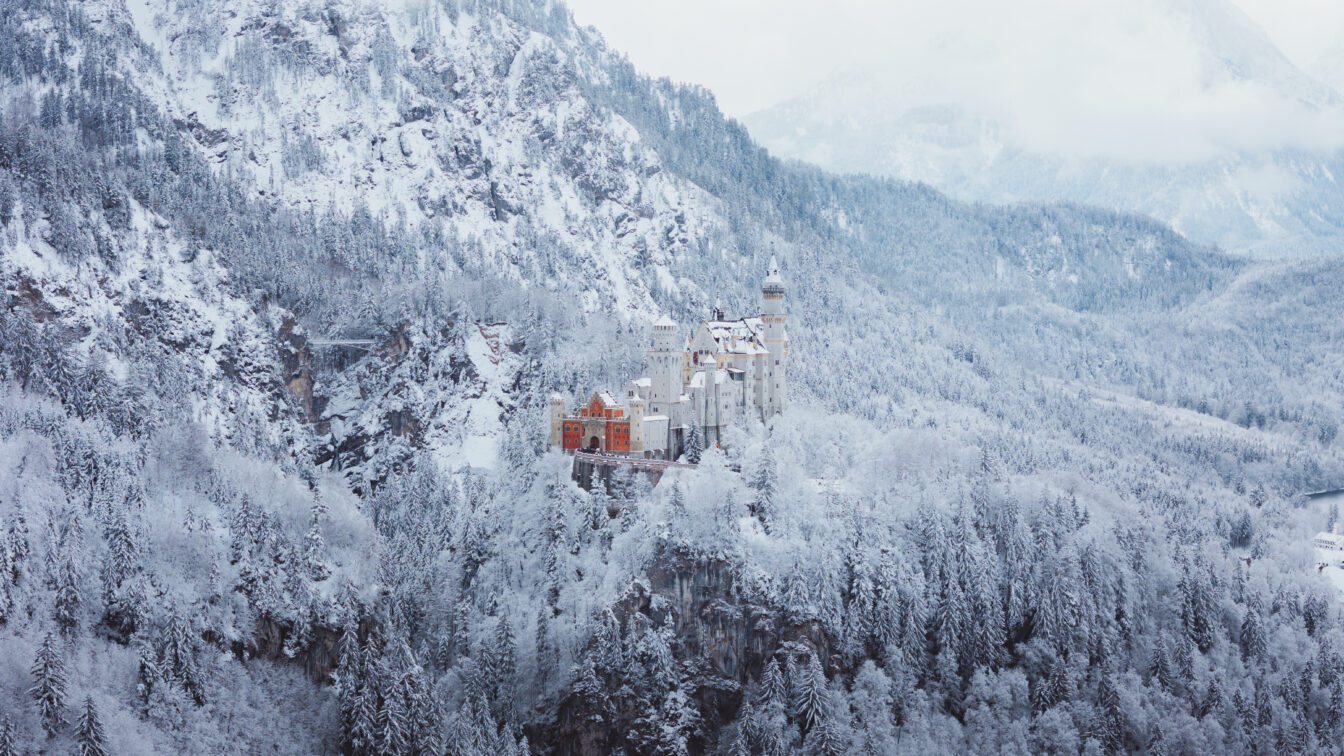 Schloss Neuschwanstein im Allgäu bei Schnee