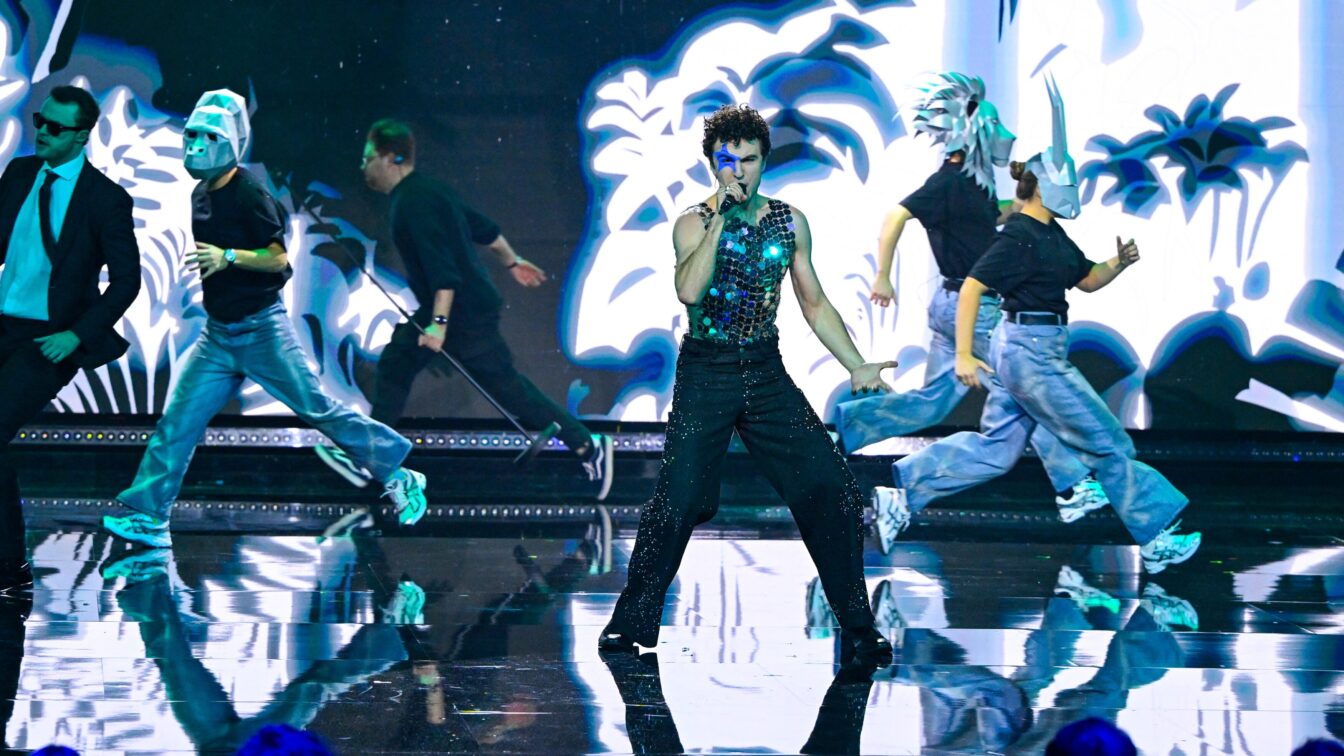 Tickets für den ESC: Cosmó auf der Bühne, der Österreich beim ESC 2026 in Wien vertritt