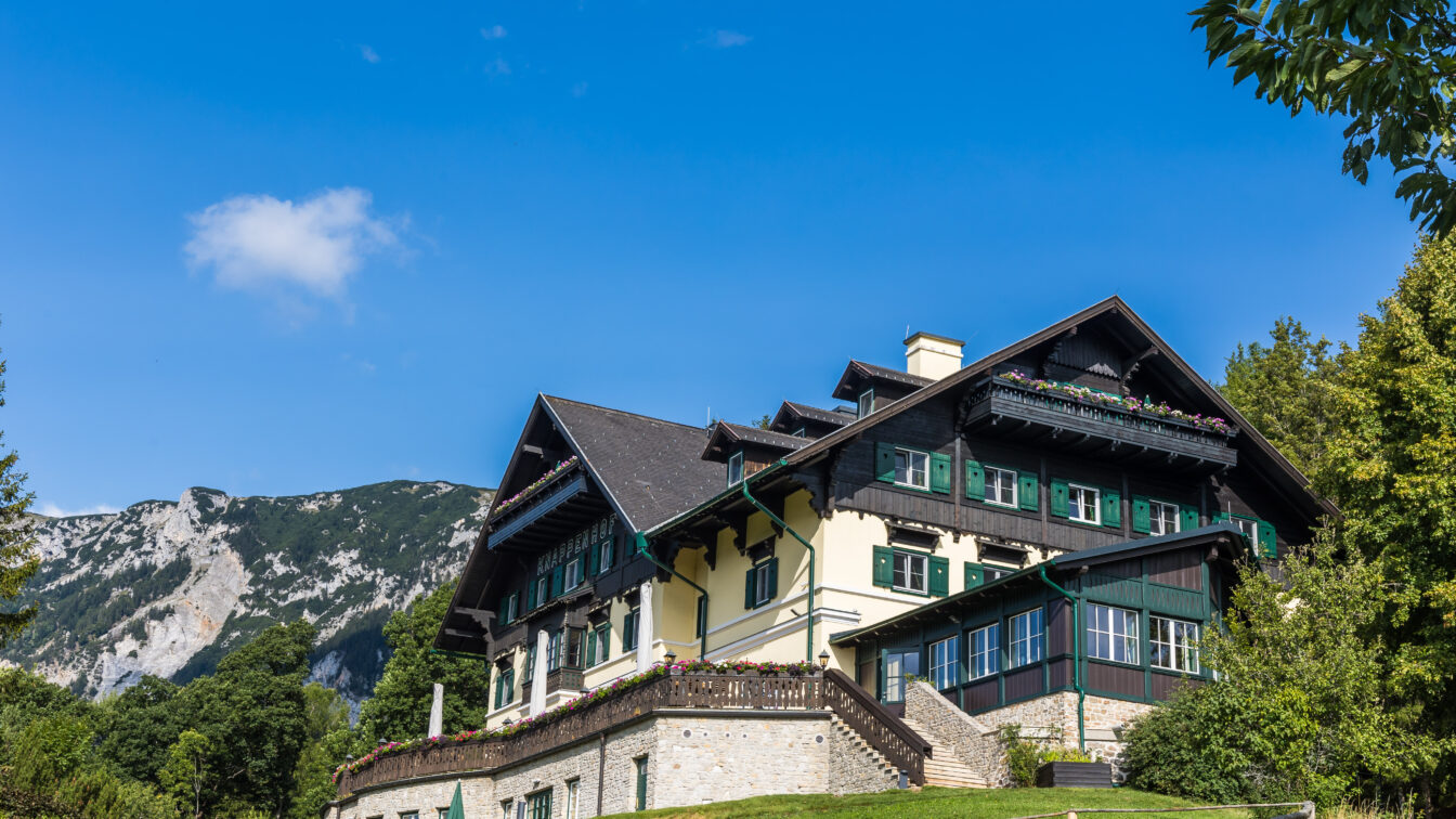 Das Hotel Knappenhof im sommerlichen Raxgebiet