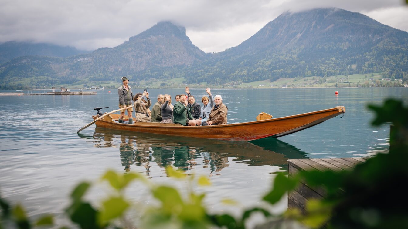 mundART-Festival-Roas transportiert die Gäste über den Wolfgangsee zu den Genussstationen