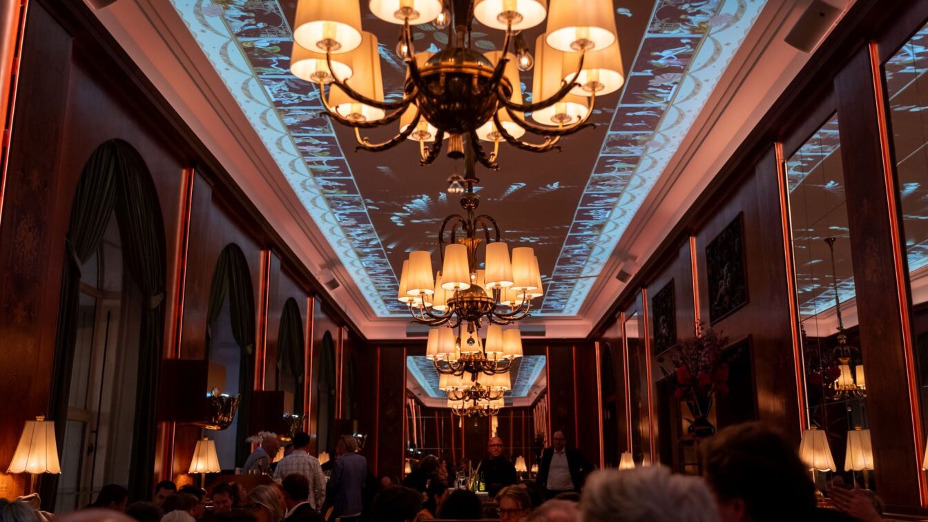 Café Landtmann in Wien wird zum Nachtcafé mit neuen kulinarischen Konzept.