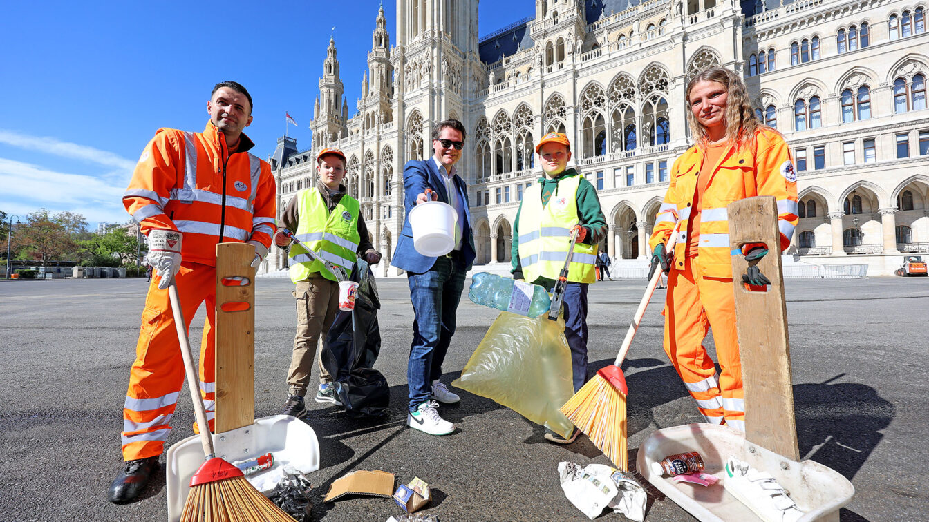 "Frühjahrsputz mit der MA48" mit Klimastadtrat Jürgen Czernohorszky und Mitarbeiter*innen der 48er.