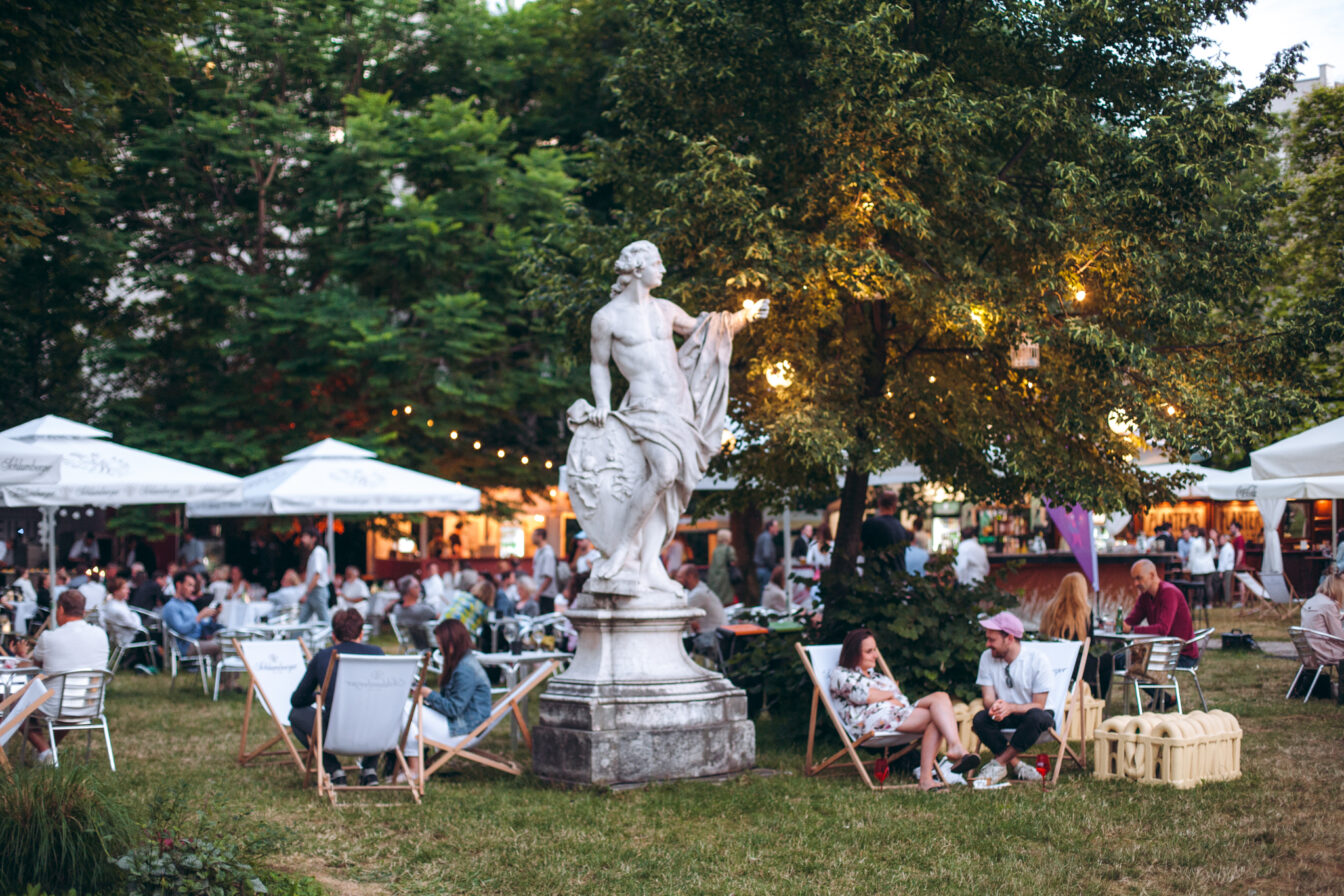 ESC Viewings & Daytime Party im Palais Auersperg, 1080 Wien