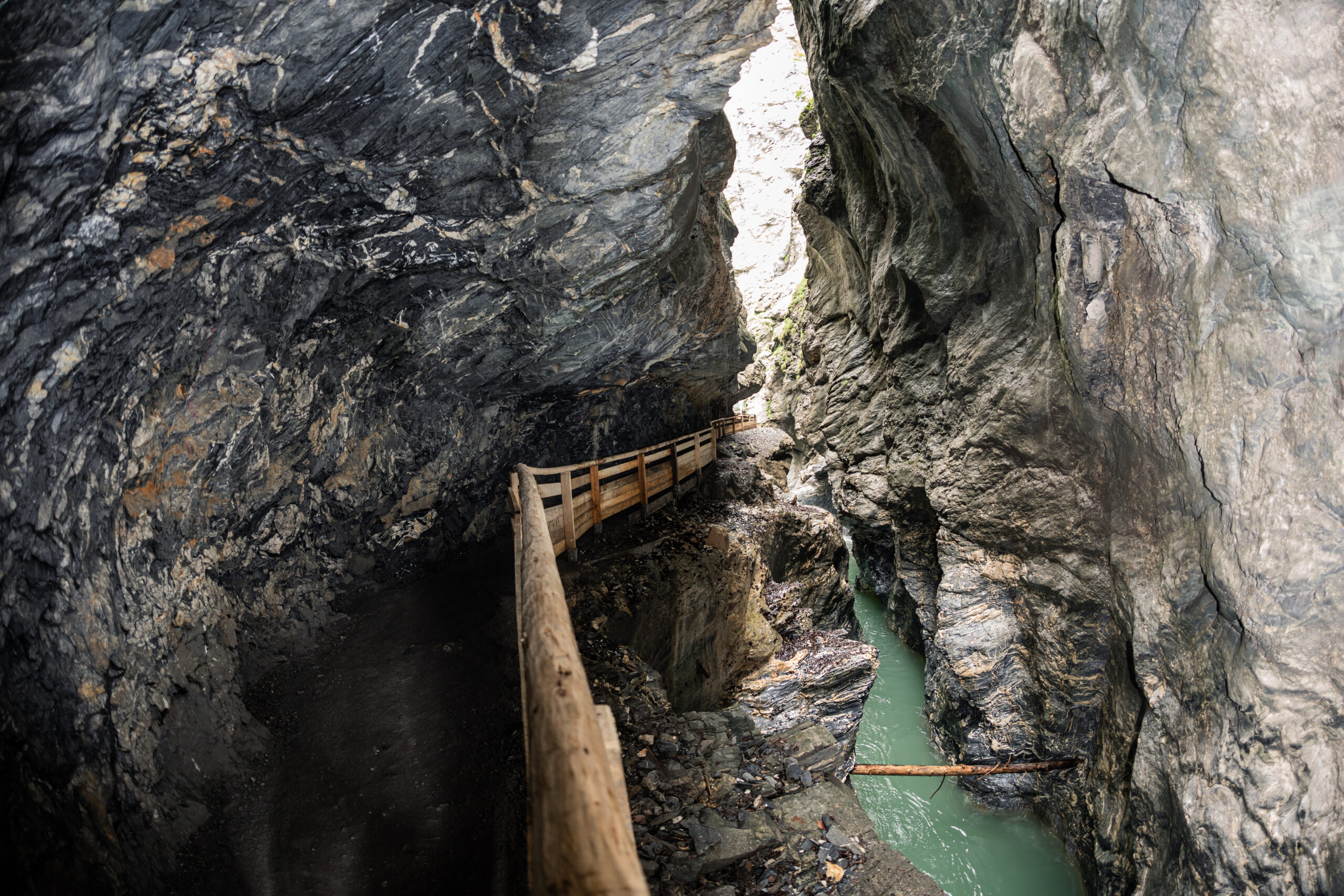 Der Wandersteig in der Liechtensteinklamm in St. Johann in Salzburg.