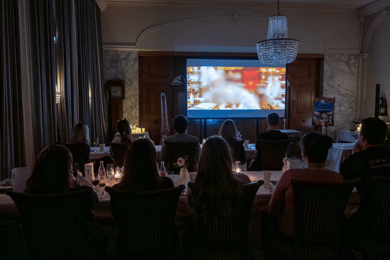 Fine Dining Erlebnis mit Kino-Screening im Hotel Stefanie in Wien bei erstmaliger Premiere von Tasting Movies 2026.