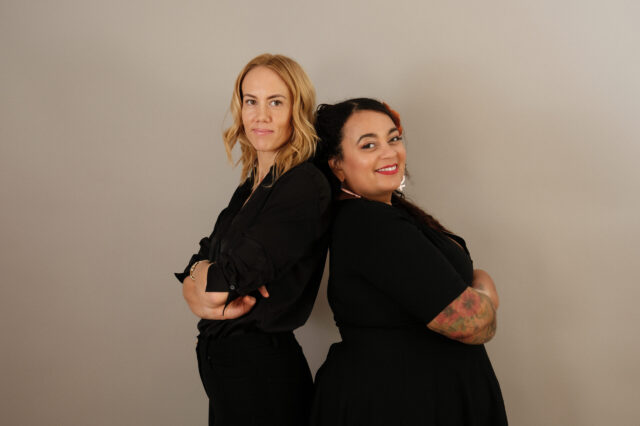 Hosts bei den 1000things Community Awards Female-led Betrieb: Marta Suzama & Katja Grafl von Sorority