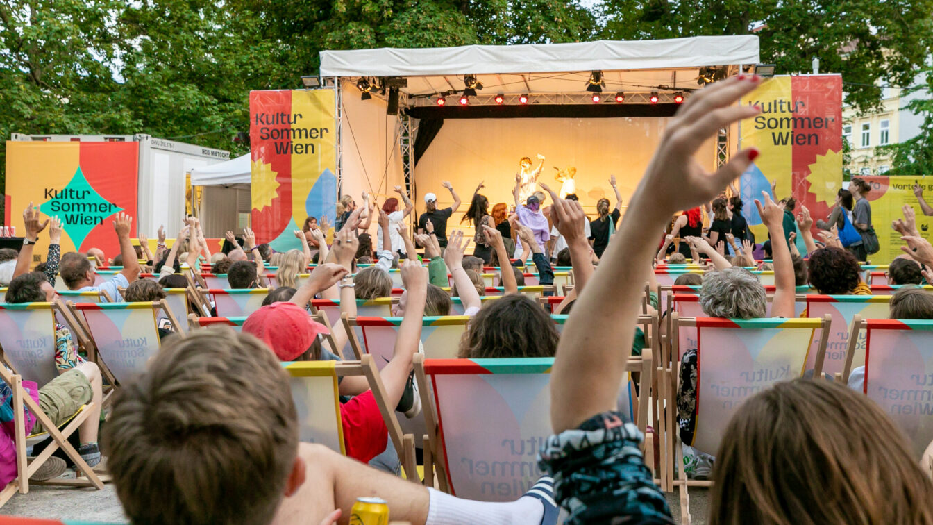 Bühne beim kultursommer wien im reithofferpark