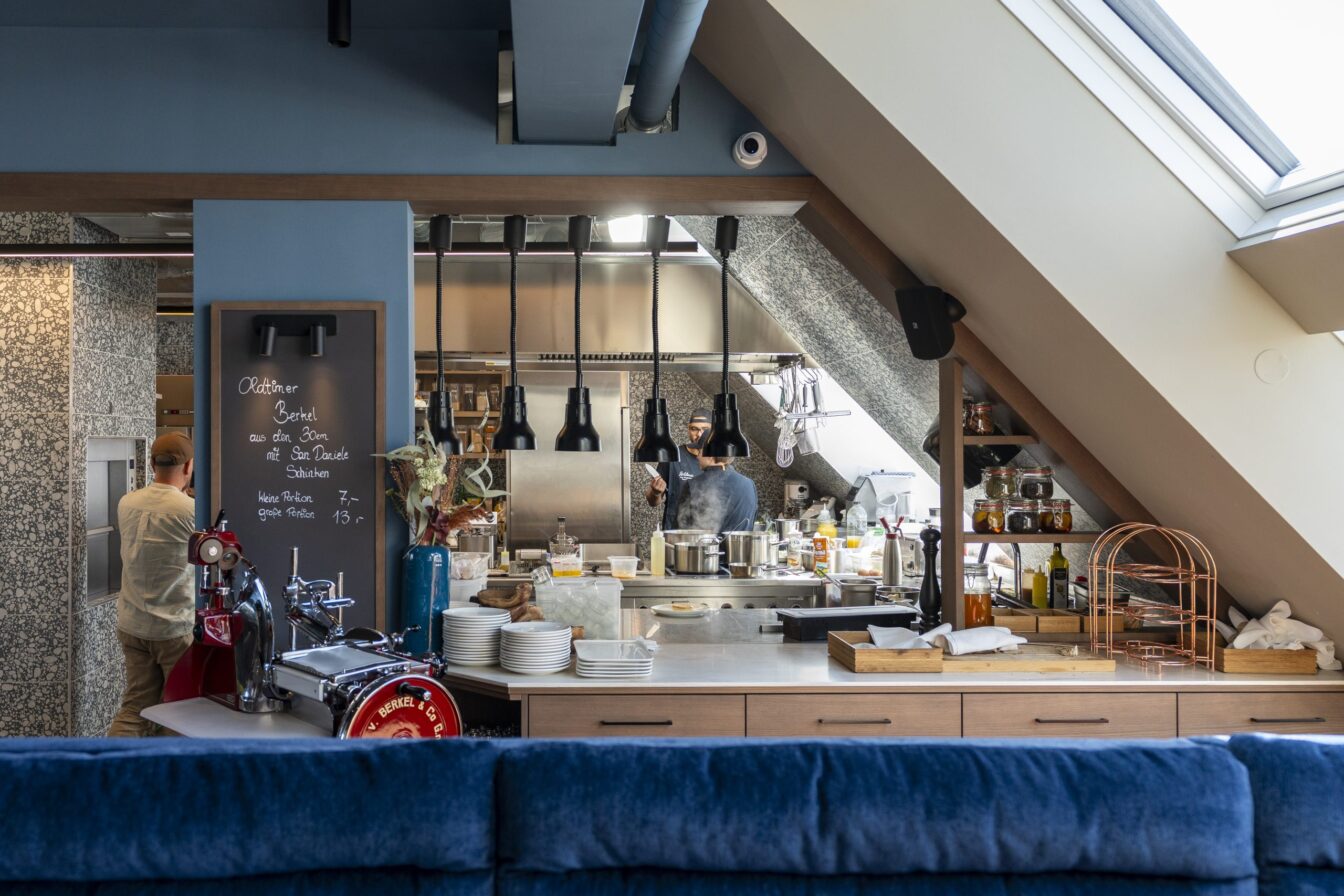 Die erste Rooftop Bar im 23. Bezirk in Wien eröffnet auf dem Hotel Der Stasta.