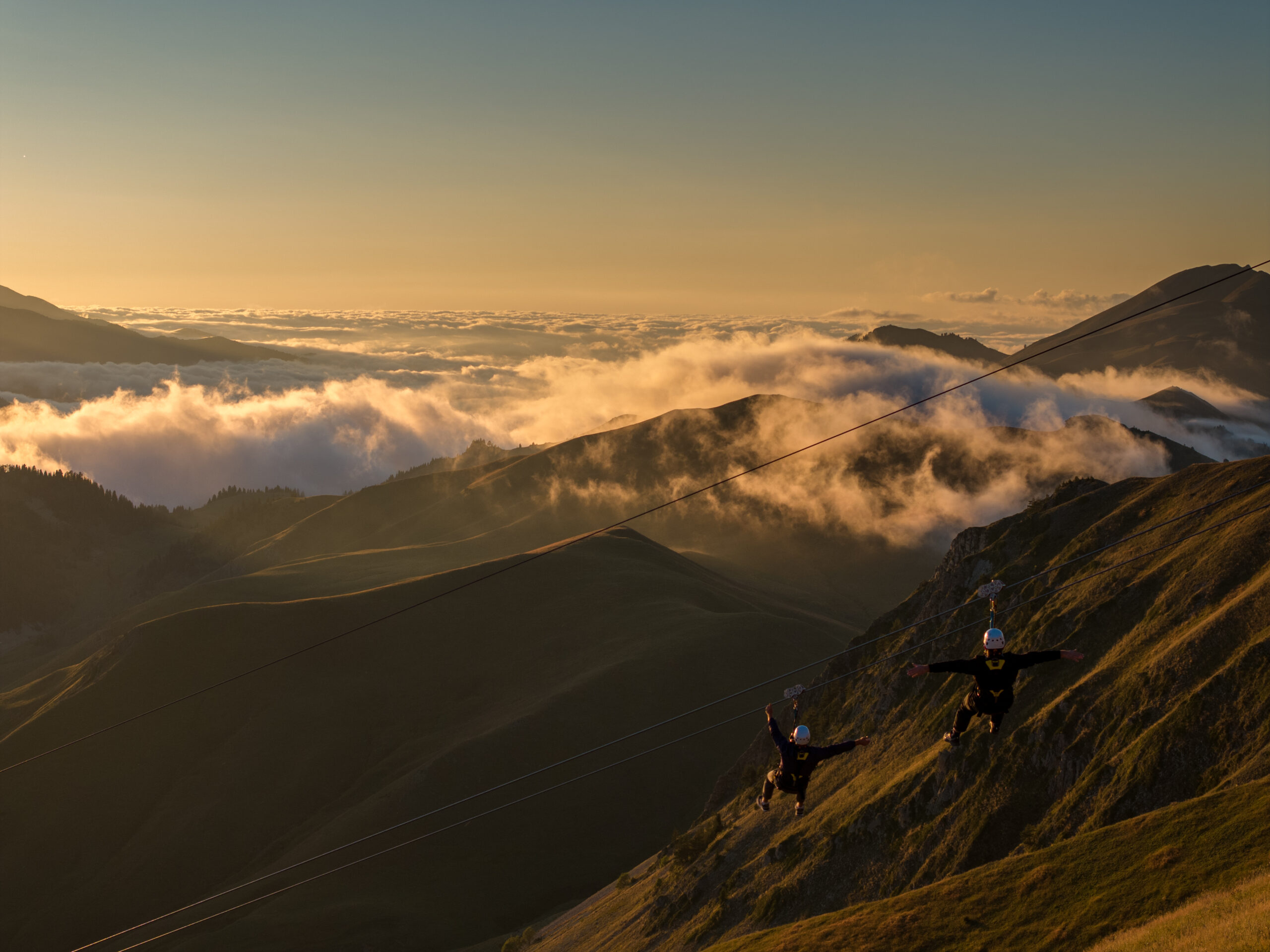 Chirukhi Zipline bei Sonnenuntergang