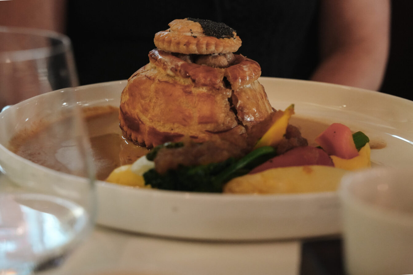 Das traditionelle Luzerner Gericht Chügelipastetli in der Burgerstube.