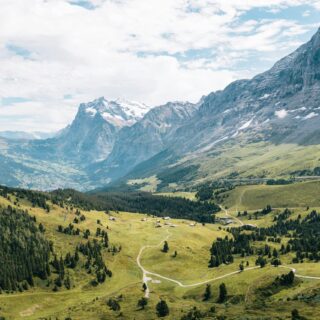 Alpen mit Bergen und Natur