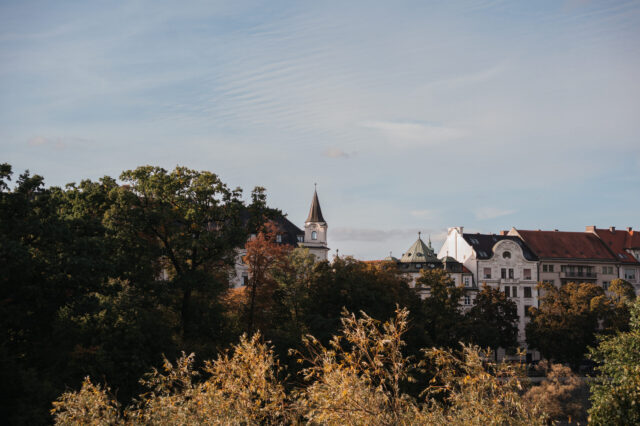 Im Lehel in München reihen sich Altbauen mit Jugendstil- und Gründerzeitfassaden und Prachtbauten aneinander.