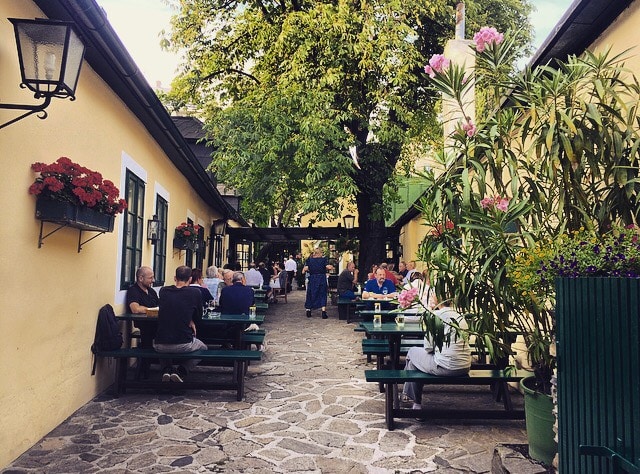 Tipp für ESC-Fans in Wien: 10er Marie Heuriger Wien Ottakring, 1160