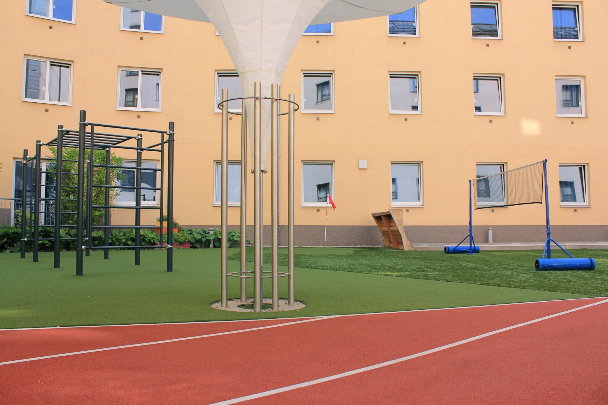 Outdoor-Training- und Spiele-Bereich