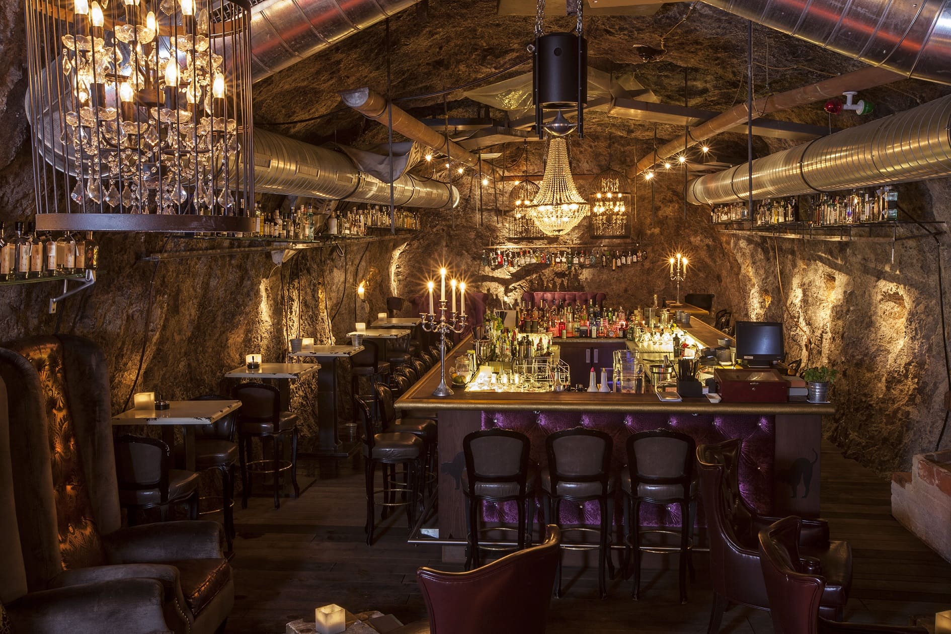 Die Bar Stollen 1930 mit ihrer extravaganten Einrichtung. (c) Auracher Löchl