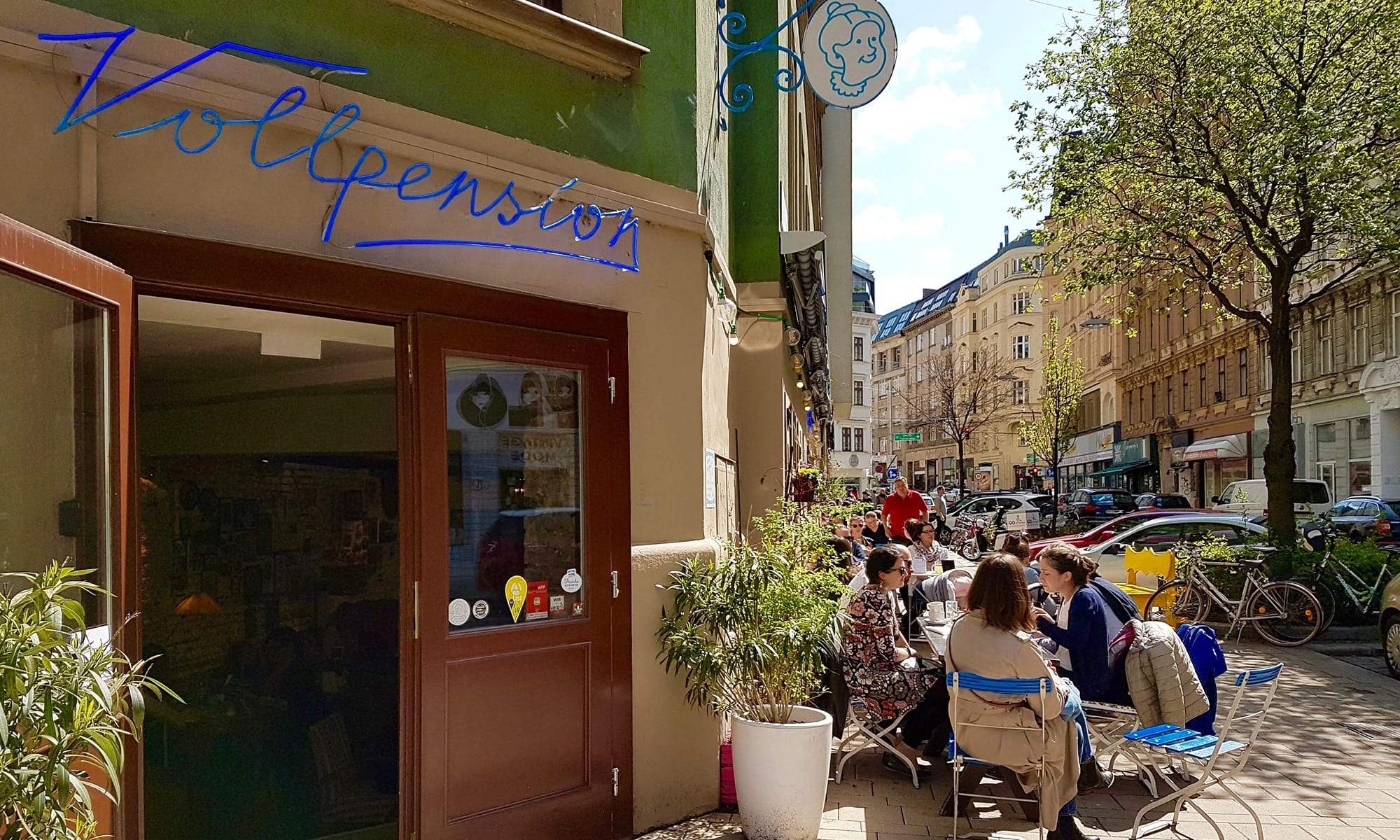 kaffee trinken in der sonne in wien