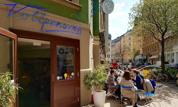 kaffee trinken in der sonne in wien