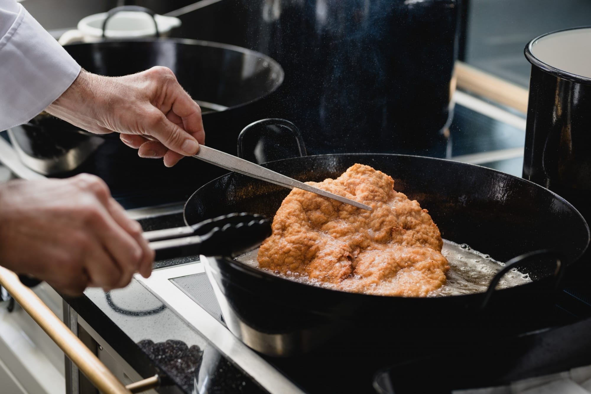 Wiener Küche - Schnitzel essen