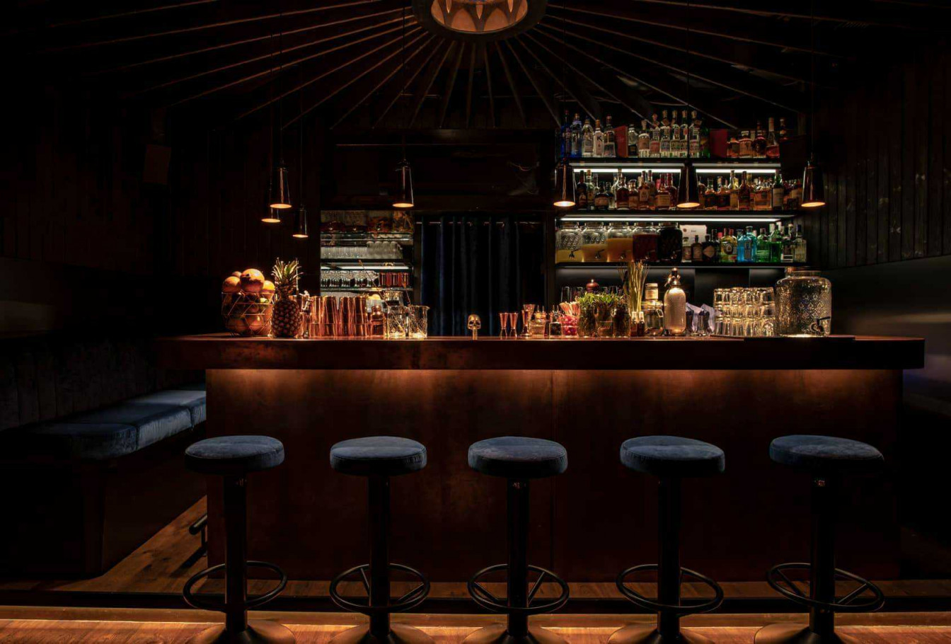 Drinks rund um den ESC 2026 in Wien: Cocktailbar the chapel in wien, 1150