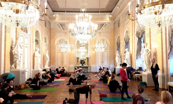 yoga in der albertina
